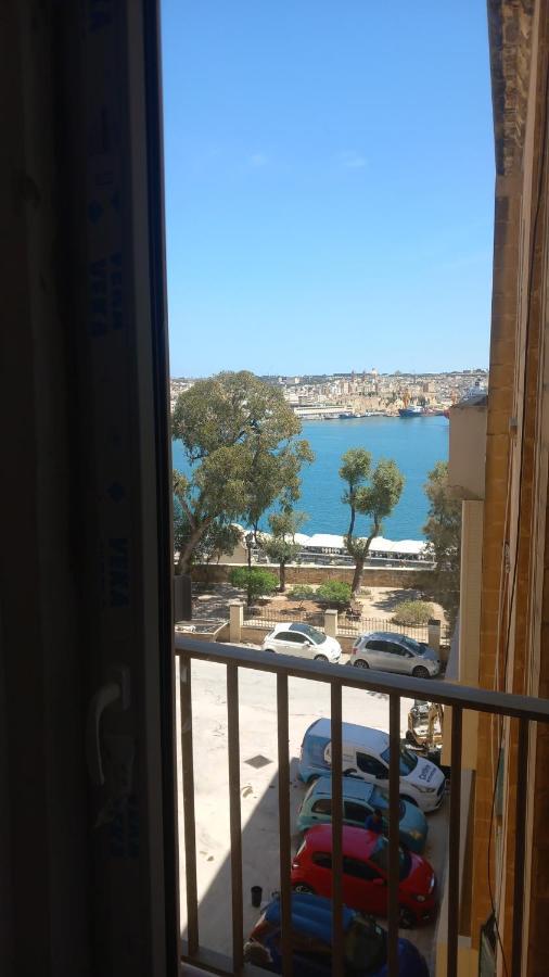 フロリアーナ Door Nine -Townhouse With Harbour Viewsヴィラ エクステリア 写真